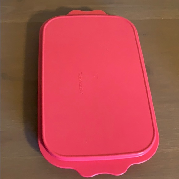 Tupperware Vintage Pink and White Jello Mold (Animal Shapes) - Picture 5 of 7